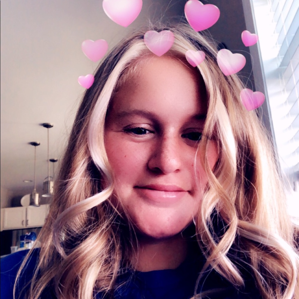 Meet your Posher, Eleni